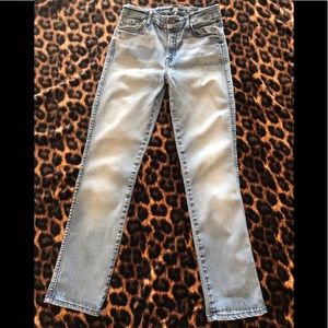 Woman’s - 7 For All Mankind Straight leg Jeans- 27